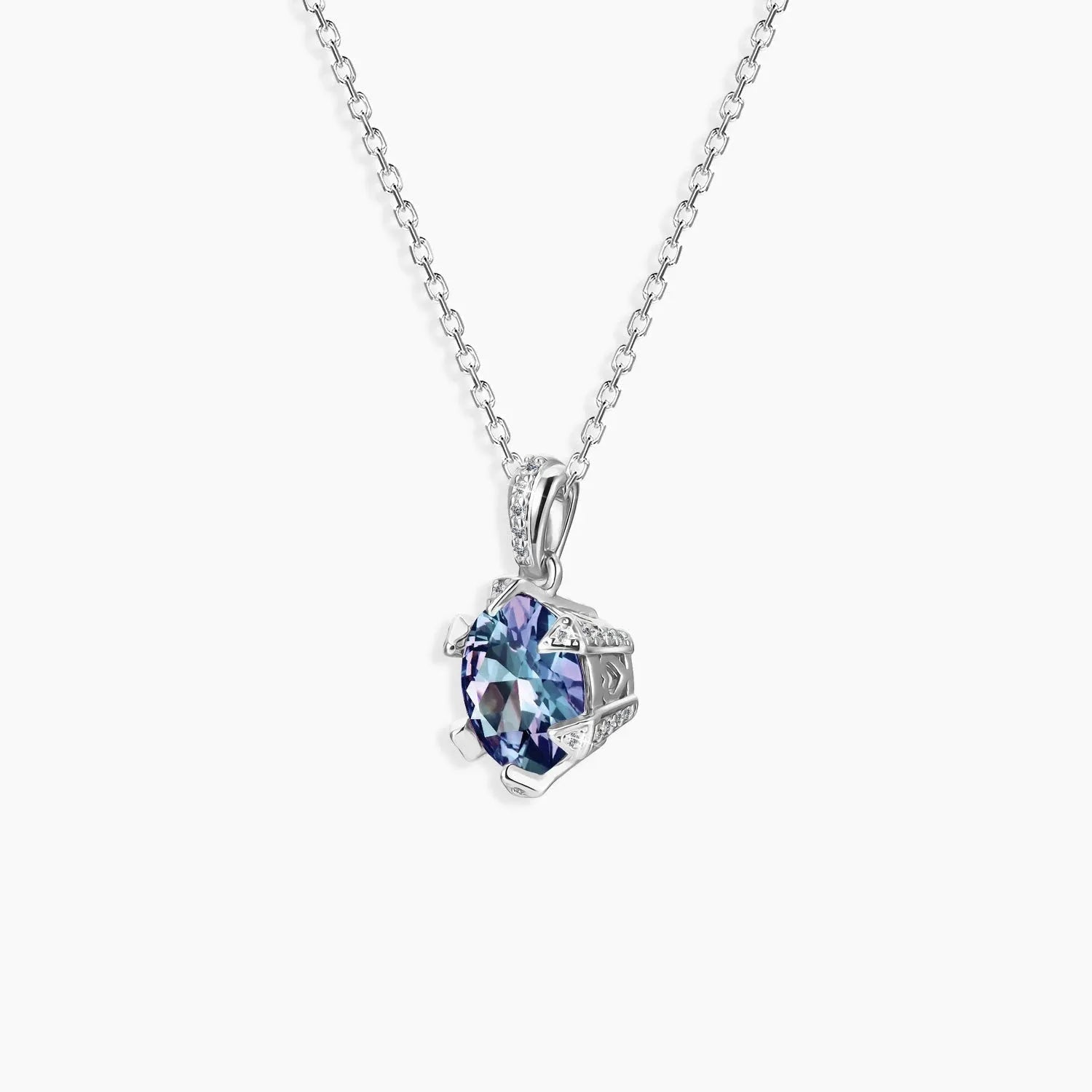 Solitaire necklace with 10 mm Alexandrite gemstone on rhodium-plated silver chain – Irosk design