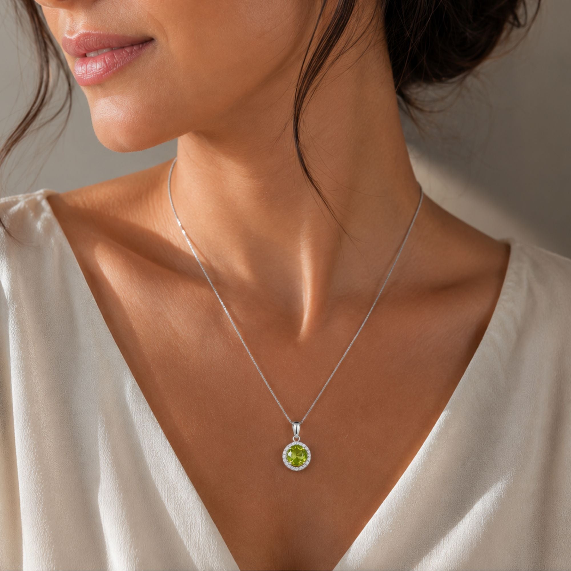 Peridot Round Halo Pendant Necklace in Sterling Silver | Irosk