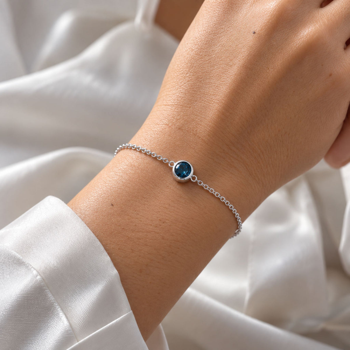 London Blue Topaz Round Solitaire Bracelet in Sterling Silver – December Birthstone | Irosk