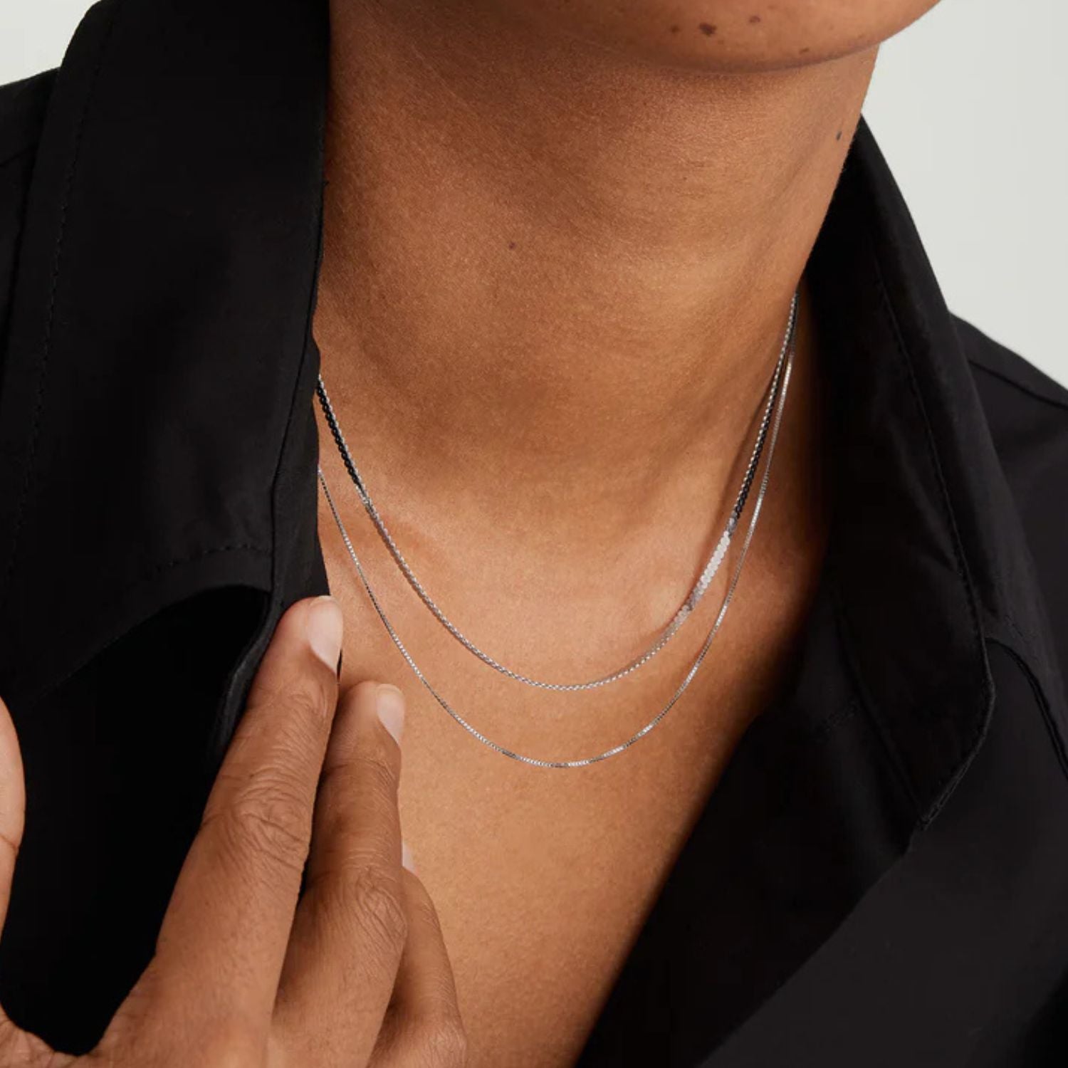 Model wearing 45 cm silver chain necklace, box chain in sterling silver from Irosk Australia.