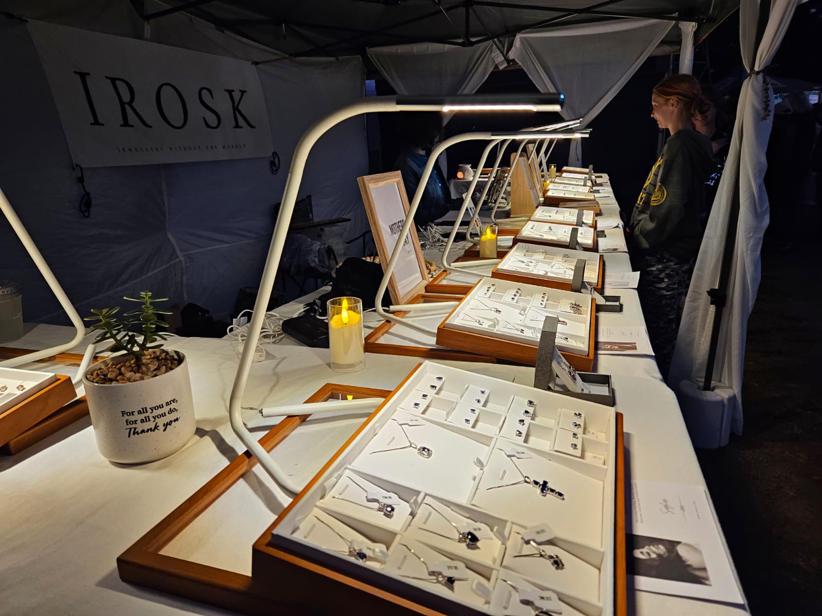 irosk pop up market image at night