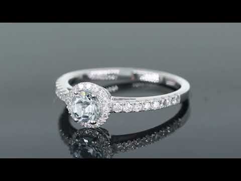 360 degree display of aquamarine round cut ring