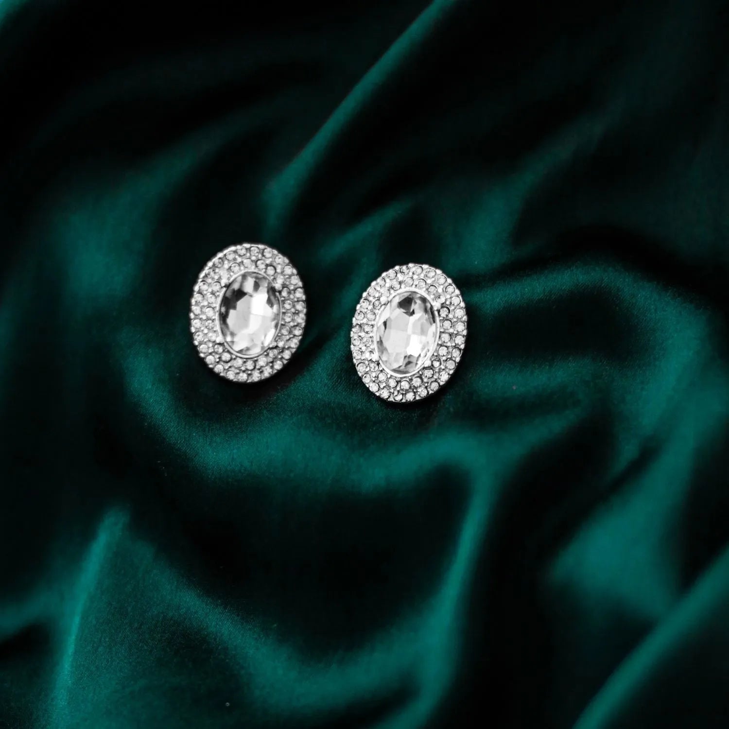 Luxury moissanite earrings – brilliant and ethical alternative to diamonds