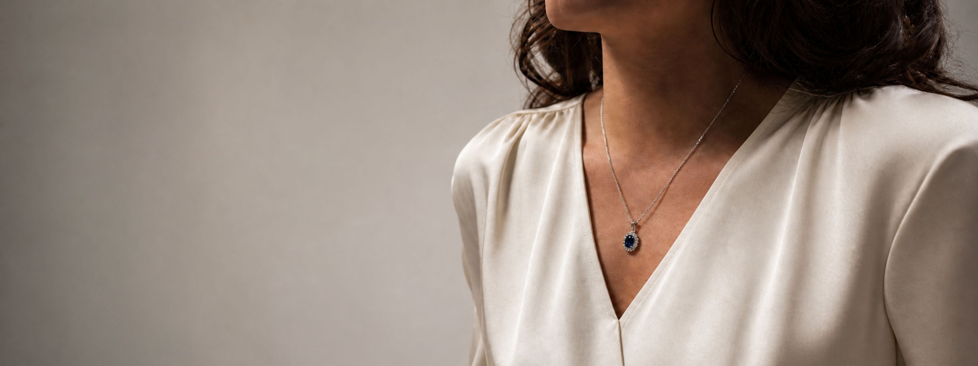 irosk sapphire pendant