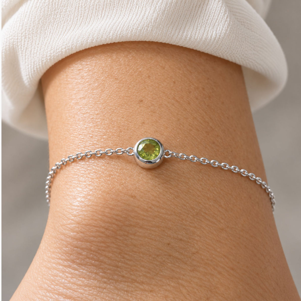 Peridot Round Solitaire Bracelet in Sterling Silver – August Birthstone | Irosk