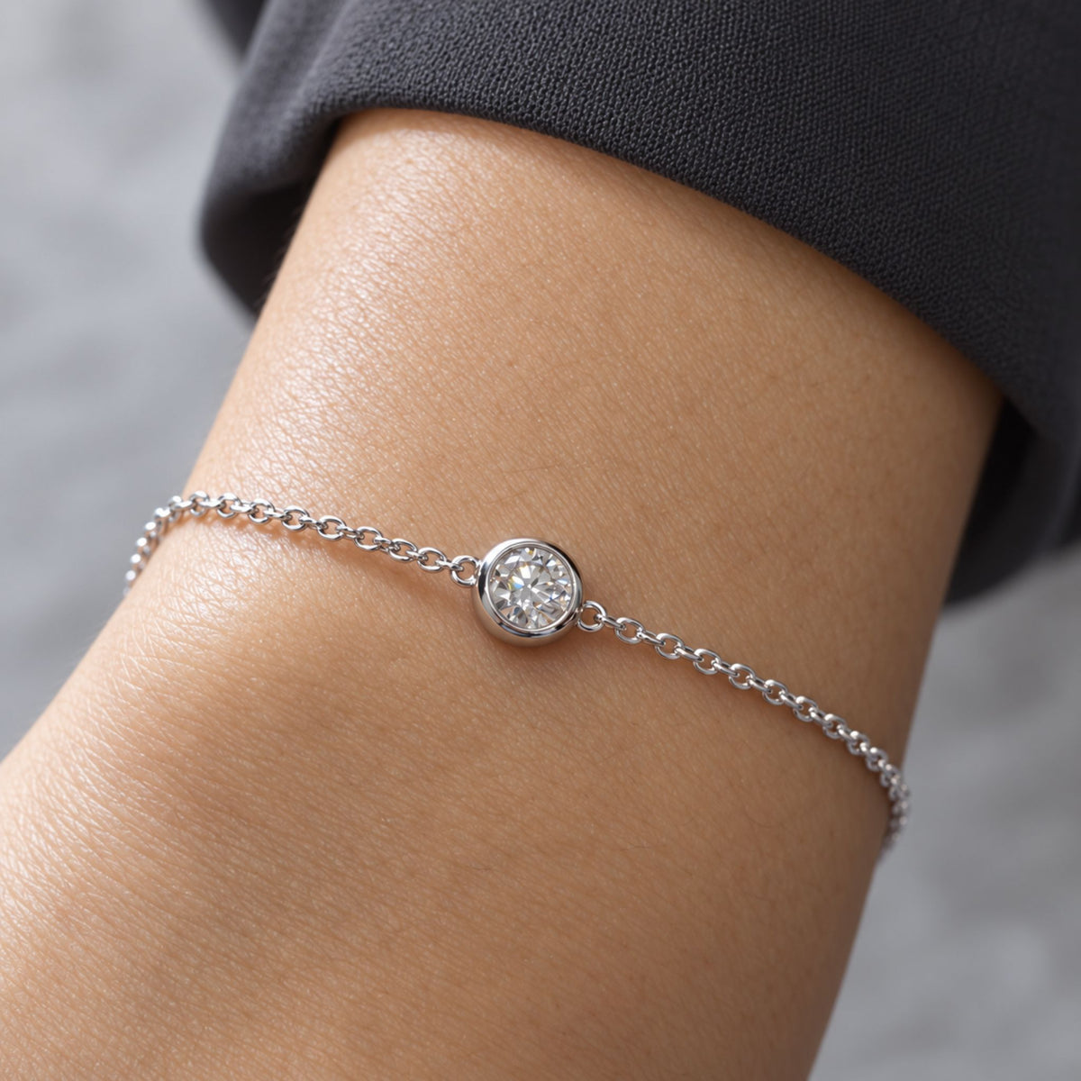 Moissanite Round Solitaire Bracelet in Sterling Silver – April Birthstone | Irosk