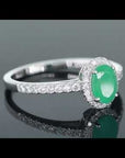360 degree view of oval cut emerald ring